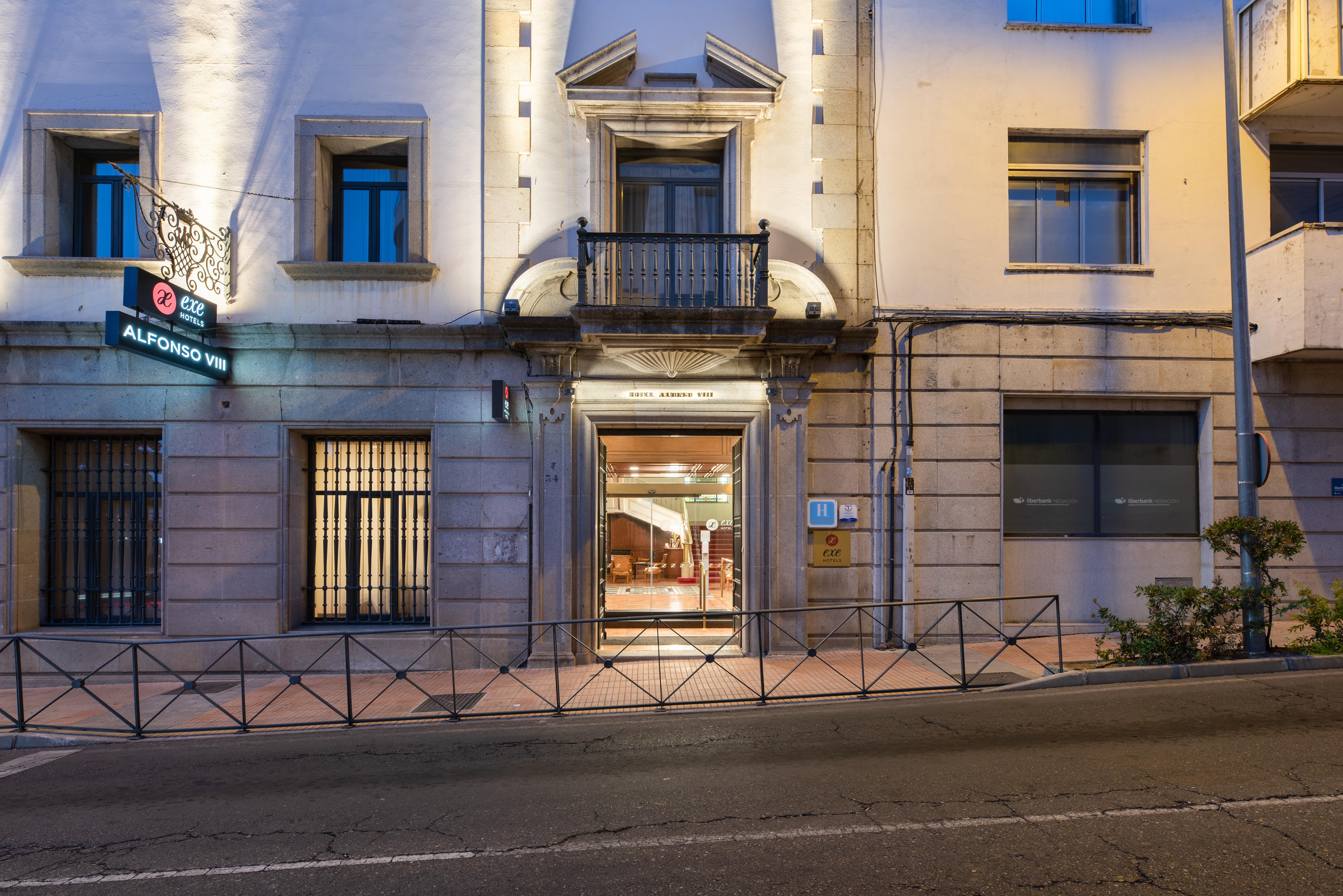 Hotel Exe Alfonso VIII Plasencia Exterior foto